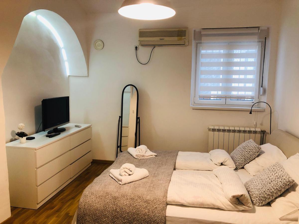 Apartman Tina Novi Sad Eksteriør billede